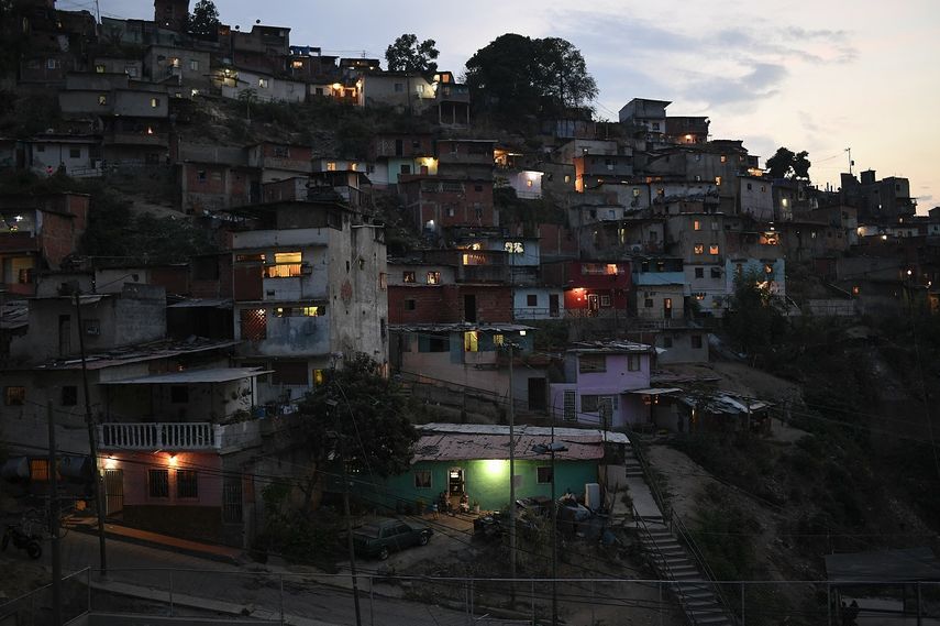 En la imagen, vista de las viviendas en una colina en el vecindario de San Agust&iacute;n, en Caracas, Venezuela, el 17 de mayo de 2020.&nbsp;