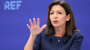 La alcaldesa de París, Anne Hidalgo, durante una reunión con la asociación de empleadores franceses (MEDEF) en el campus de startups Station F, en París, Francia, el lunes 21 de febrero de 2022.&nbsp;