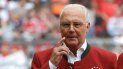En esta foto del sábado 20 de mayo de 2017, la leyenda del fútbol alemán Franz Beckenbauer previo a un partido del Bayern Múnich contra Freiburgo en la Bundesliga. En esta foto del sábado 20 de mayo de 2017, la leyenda del fútbol alemán Franz Beckenbauer previo a un partido del Bayern Múnich contra Freiburgo en la Bundesliga.