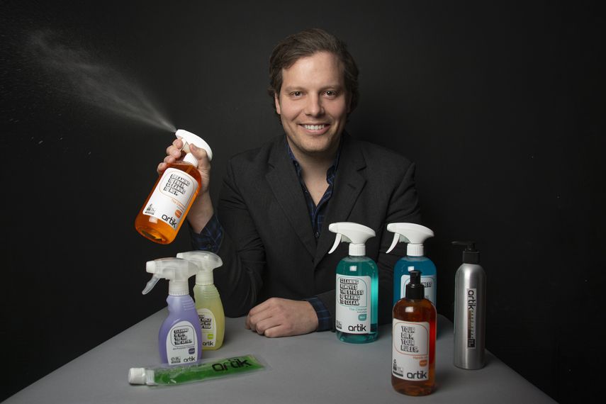 Daniel Orellana, empresario venezolano, quien junto a su hermano Tomás, busca transformar el concepto de limpieza y orden en el hogar gracias a ARTIK, una línea de productos de aseo. 