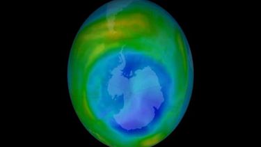 El agujero en la capa de ozono de la Tierra que se forma sobre la Antártida cada septiembre fue el más pequeño observado desde 1988.