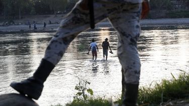 México intercepta casi 2.000 migrantes irregulares en un solo día