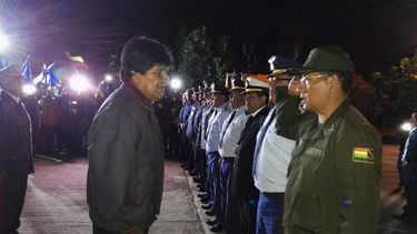 Imagen de la llegada del presidente Evo Morales a Bolivia publicada por el canal Telesur.