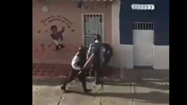 policias del estado aragua golpean salvajemente a opositor
