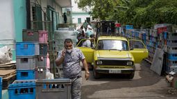 Cuba: Trabajan los de aquí para que vivan los de allá