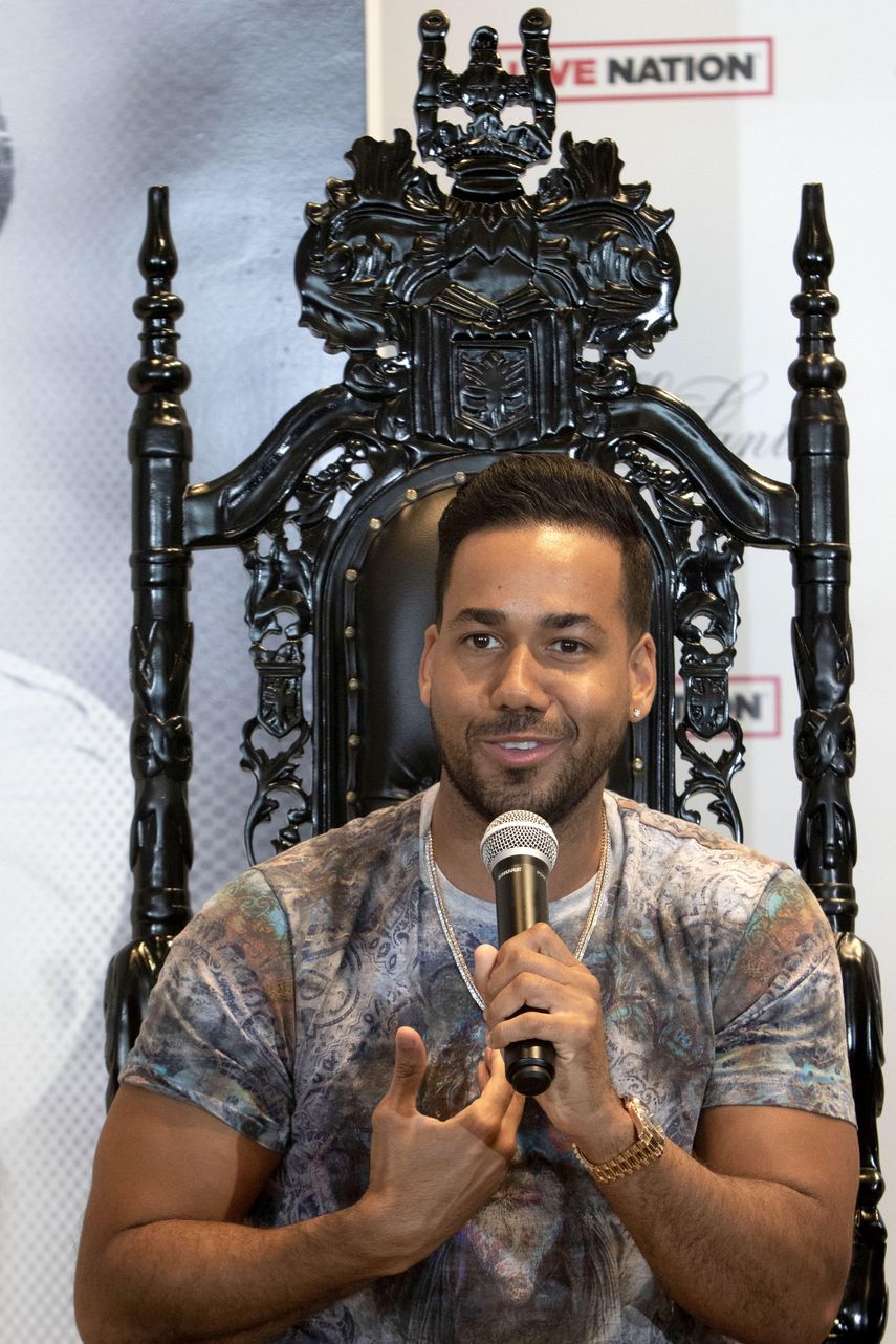 El disco cuenta con trece temas de los cuales doce son colaboraciones con iconos de la bachata de la década de 1990 como Elvis Martínez o Teodoro Reyes.&nbsp;