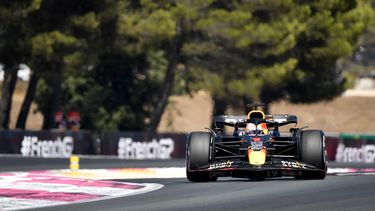 La escudería Red Bull fue comprada (al menos el 50%) por la marca alemana Porsche