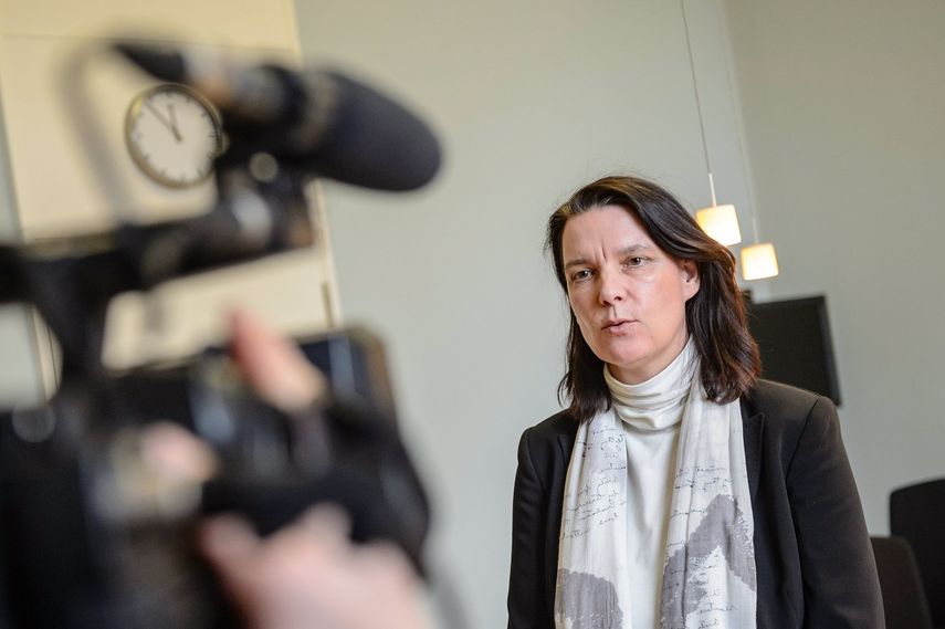 La primera fiscal de Schleswig, Wiebke Hoffelner, realiza una declaración ante los medios de comunicación en la sede de la Fiscalía en Schleswig (Alemania).&nbsp;