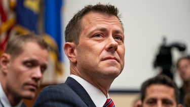 El ahora exagente del FBI, Peter Strzok, es visto durante su comparecencia ante el Comité Judiciario de la Cámara de Representantes en Washington D.C., en julio del 2018.&nbsp;