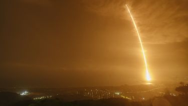 iran anuncia lanzamiento de cohete satelital al espacio