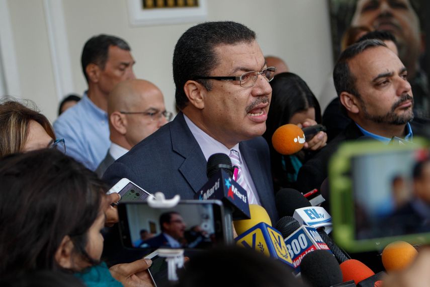El diputado Simón Calzadilla, miembro de la comisión opositora en el diálogo con el régimen de Nicolás Maduro.