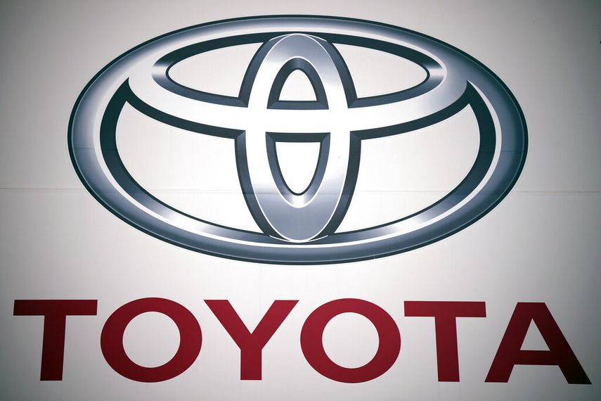 El logotipo de Toyota Motor Corp. en una agencia en Tokio. &nbsp;