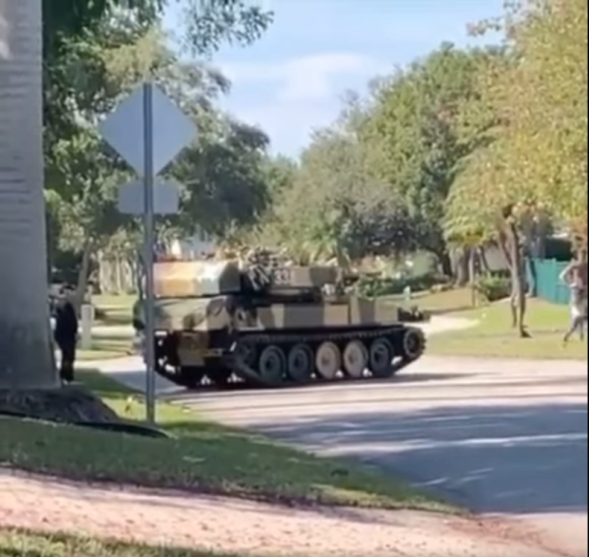 Imagen de tanque bombero de coleccionista arma revuelo en la redes sociales.&nbsp;