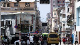 Una imagen muestra un semáforo que está fuera de servicio debido a un corte de energía en La Habana el 4 de marzo de 2026. Una imagen muestra un semáforo que está fuera de servicio debido a un corte de energía en La Habana el 4 de marzo de 2026.