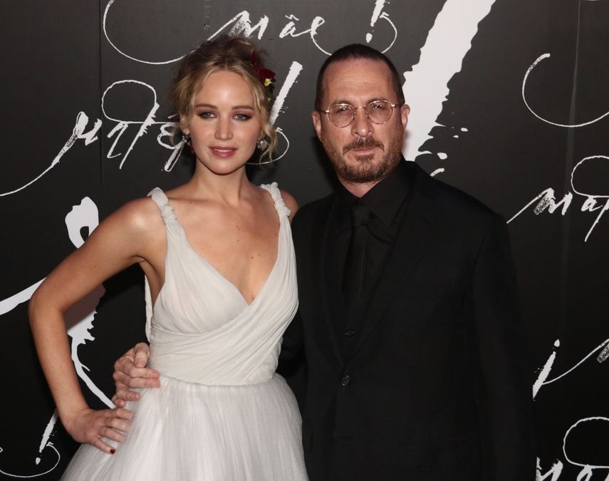La actriz Jennifer Lawrence y el director Darren Aronofsky.&nbsp;