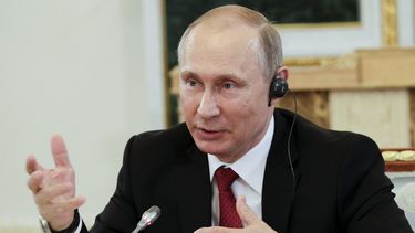 Nos interesa mucho abrir líneas de diálogo con el señor Trump, aunque no se si eso será posible, subrayó el presidente ruso Vladimir Putin.