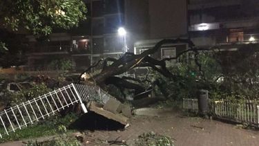 Por la mañana, más de 117.000 usuarios estaban sin suministro eléctrico, en diversos puntos de la ciudad y las afueras