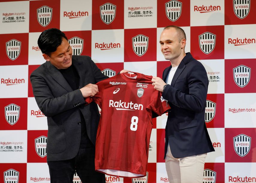 Iniesta&nbsp;comenzó su intervención ante los medios con un konnichiwa (Buenas tardes, en japonés) y la concluyó con un arigatou (Gracias).
