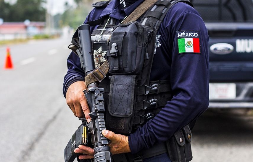Foto referencial de un agente policial en México.&nbsp;