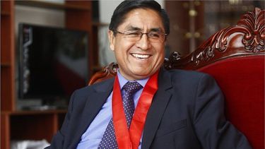 César Hinostroza.