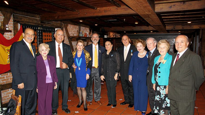 Personalidades de Miami, que fueron condecoradas por su majestad el Rey de España.