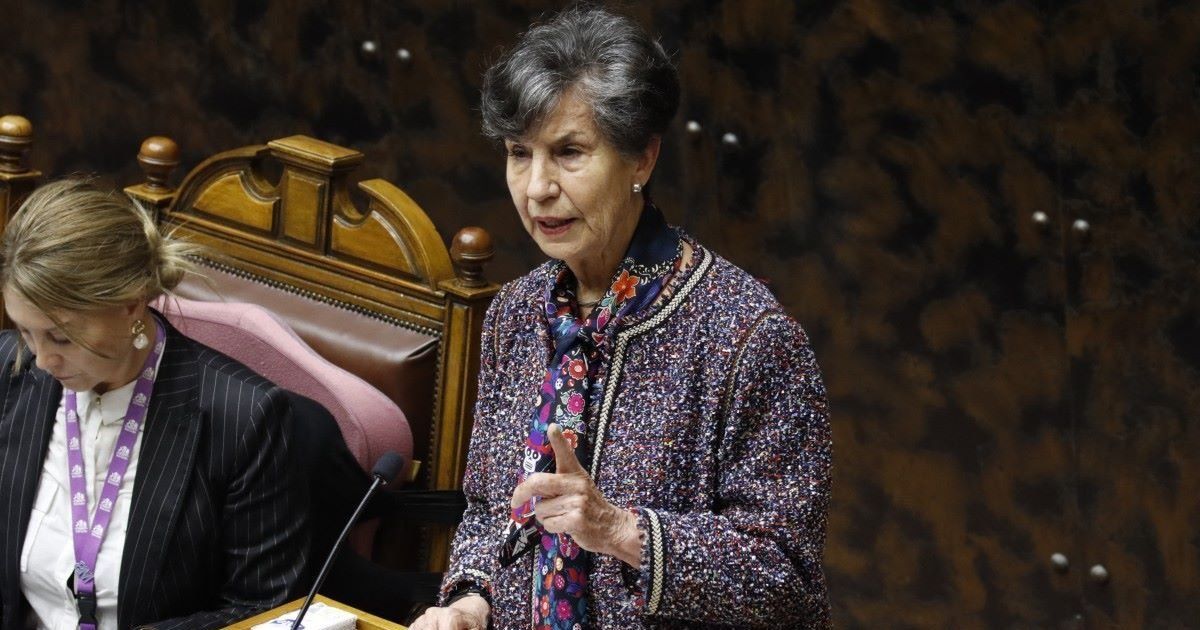 Destituyen de su escaño en el Senado a la hija de Allende tras escándalo inmobiliario