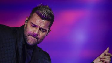 En esta foto de archivo tomada el 22 de octubre de 2021, el cantante puertorriqueño Ricky Martin se presenta durante la gira conjunta Enrique Iglesias y Ricky Martin Live in Concert en el FTX Arena en Miami, Florida.&nbsp;