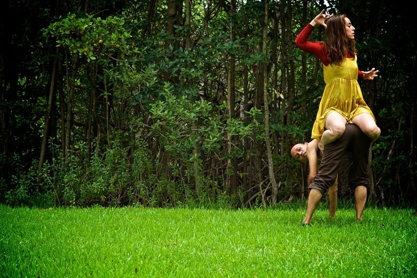 Los bailarines destacan los movimientos corporales. (CORTESÍA)