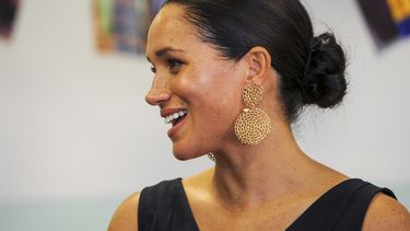 Meghan, la duquesa de Sussex, visita la organización Mothers2Mothers, que entrena a mujeres infectadas con VIH como trabajadoras de salud en Cape Town, Sudáfrica.