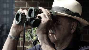 El cineasta Iván Acosta observa desde su balcón el ataque terrorista a las Torres Gemelas el 11 de septiembre de 2001.&nbsp;