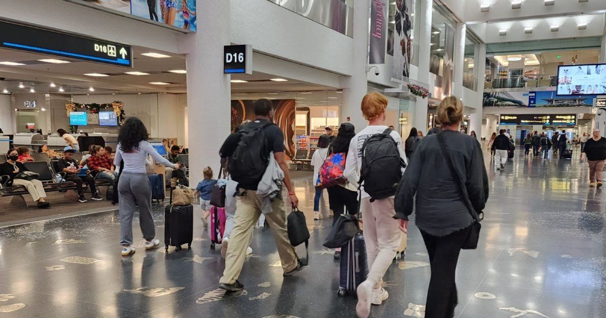Ola invernal en EEUU paraliza aeropuertos del sur de Florida, miles de vuelos afectados