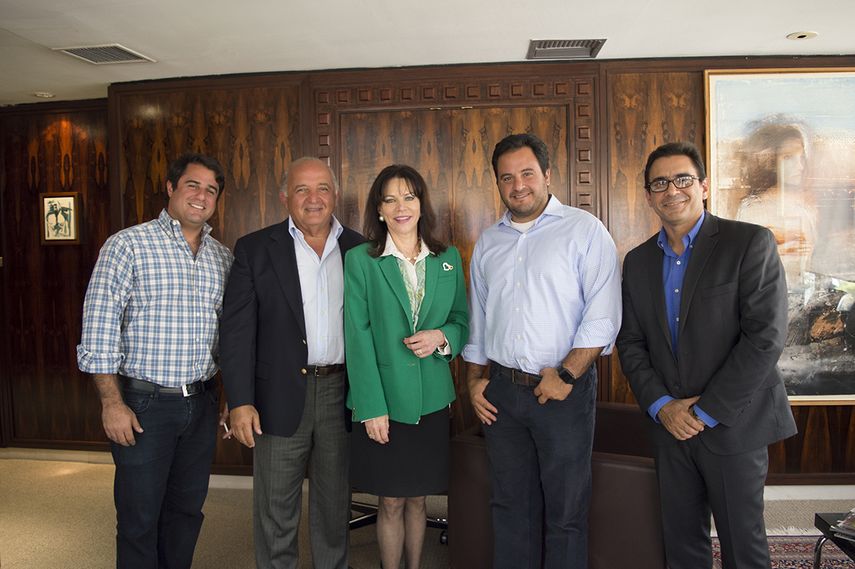 Durante la visita de la fiscal en la oficinas del Grupo Mezerhane. (JJ BLANCO)