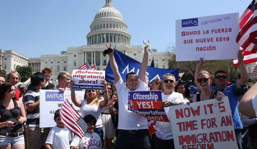 La protesta del jueves ocurrirá ocho años después de que grandes concentraciones pacíficas salieran a las calles el Primero de Mayo de 2006 y 2007 para solicitar una reforma migratoria (EFE)