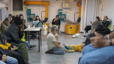 Bajo ataques de Irán, la población de Israel busca sobrevivir.