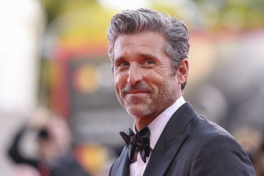Patrick Dempsey posa para los fotógrafos a su llegada para el estreno de la película Ferrari durante la 80ª edición del Festival de Cine de Venecia, el 31 de agosto de 2023, en Venecia, Italia.