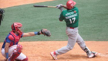 El colombiano Reynaldo Rodríguez conectó el primer jonrón en el estadio Monumental Simón Bolívar de Caracas La Rinconada. Cañeros de Mochis de México derrotó a Tigres del Licey de República Dominicana&nbsp;