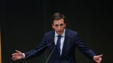 El alcalde de Madrid, José Luis Martínez Almeida, hizo hincapié en que las elecciones en Venezuela están plagadas de irregularidades y manifestó su vergüenza como español ante la complicidad del expresidente José Luis Rodríguez Zapatero con el régimen de Maduro. (Europa Press)