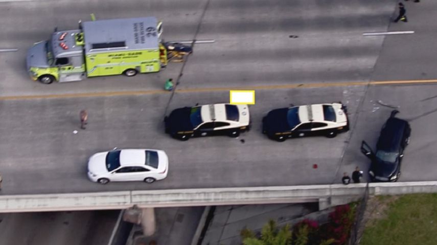 El oficial de carretera fue traslado vía aérea hacia el hospital.