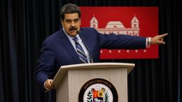 El que se quede, se queda respetando a Venezuela (...) pero a mí no me va a venir ningún embajadorcillo a ponerme la cara; o respeta o se va, precisó el dictador Nicolás Maduro.