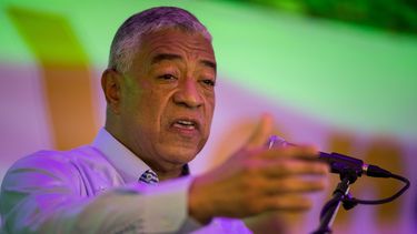 Claudio Fermín, de 67 años, fue alcalde de Caracas entre 1989-1993 y se postuló a  las elecciones presidenciales de 1993 por el partido Acción  Democrática, del cual se retiró posteriormente.