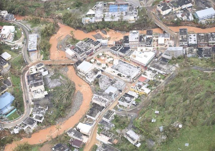 Fotografía aérea cedida con fecha del 23 de septiembre de 2017, muestra la presa de Guajataca, en el noroeste de&nbsp;Puerto&nbsp;Rico, que tras el paso del huracán María presenta una fisura debido al exceso de capacidad de la misma.&nbsp;&nbsp;