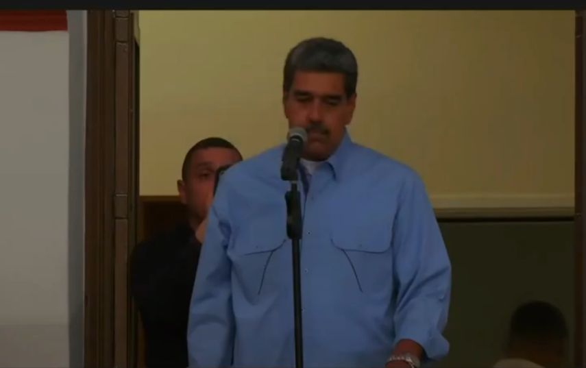 &nbsp;Captura de pantalla del momento en el que Nicolás Maduro se duerme durante su discurso en el Balcón del Pueblo, Miraflores, Caracas.&nbsp;