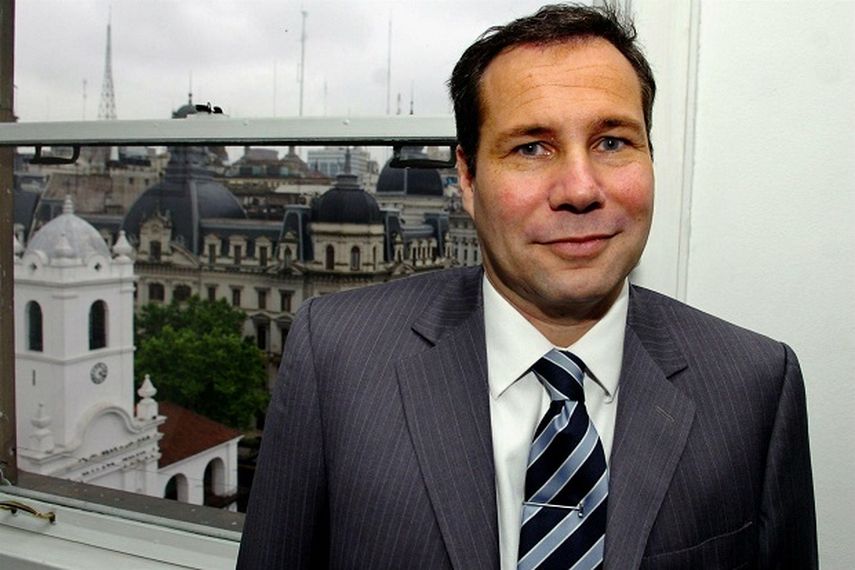 Nisman fue hallado muerto en el baño de su domicilio de Buenos Aires con un tiro en el cabeza el 18 de enero de 2015. (CORTESÍA)
