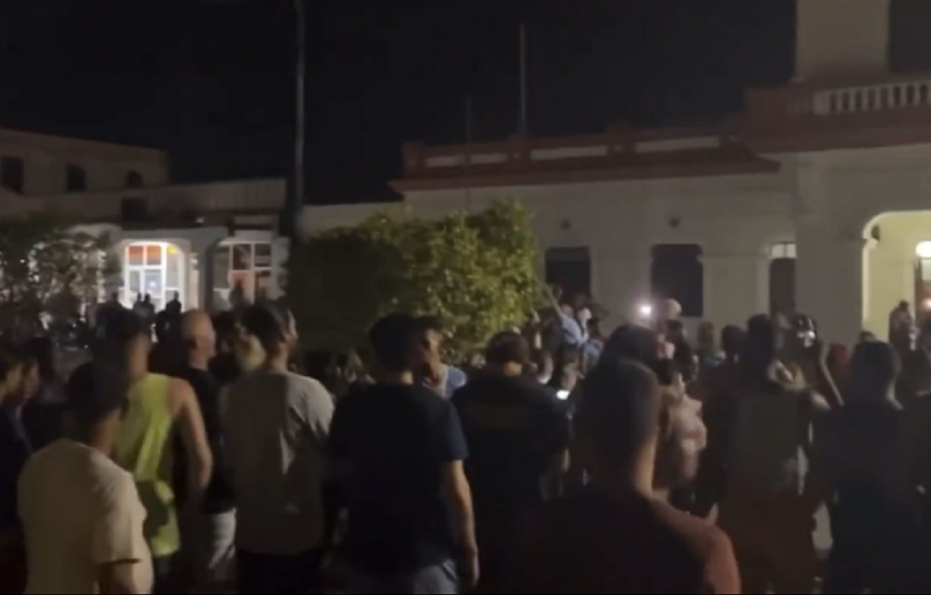 Cubanos toman las calles con gritos de libertad