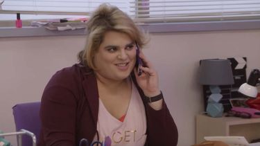 Paquita Salas cuenta en su reparto con Brays Efe, Belén Cuesta o Anna Castillo, a quienes se ha unido Terelu Campos en esta tercera temporada.&nbsp;