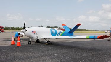 Florida Power and Light da a conocer su nuevo dron de ala fija diseñado para volar en dirección a vientos con fuerza de tormenta tropical y acelerar la restauración de la electricidad, West Palm Breah, Florida.