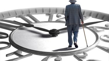 Las estadísticas confirman que las mujeres suelen ser más longevas, pues ellas representan el 81 % de las personas que llegan a supera los 100 años de edad. (Archivo)