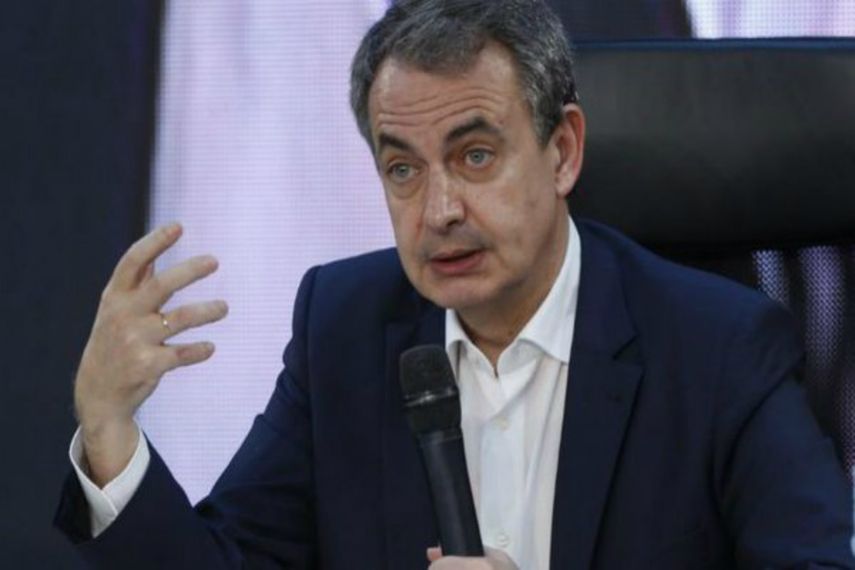Zapatero llegará a Caracas desde Santo Domingo, donde formó parte de una misión de observación durante las elecciones (ARCHIVO)