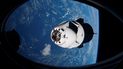 La cápsula Crew Dragon de SpaceX se acerca a la Estación Espacial Internacional para su acoplamiento. La cápsula Crew Dragon de SpaceX se acerca a la Estación Espacial Internacional para su acoplamiento.