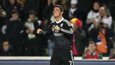 Cristiano llegó a 290 tantos con el Real Madrid, para igualar el tercer puesto en ese equipo con Carlos Santillana. (AP)